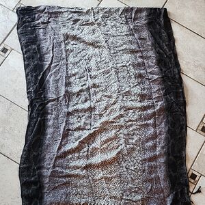 Carpisa Black and Gray Snake Print Scarf